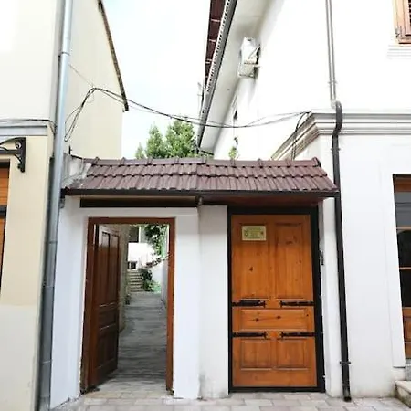 Nika * Shkodër